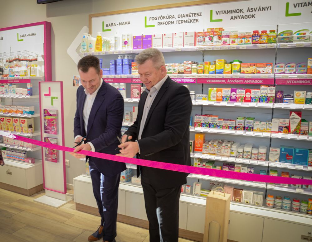Megnyílt a Semmelweis Patika Budapesten