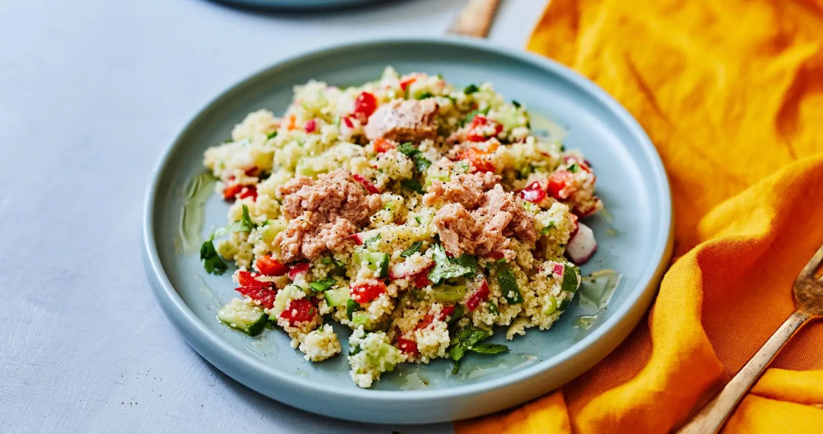 A tonhalas kuszkuszsaláta gyors és egészséges vacsoraötlet