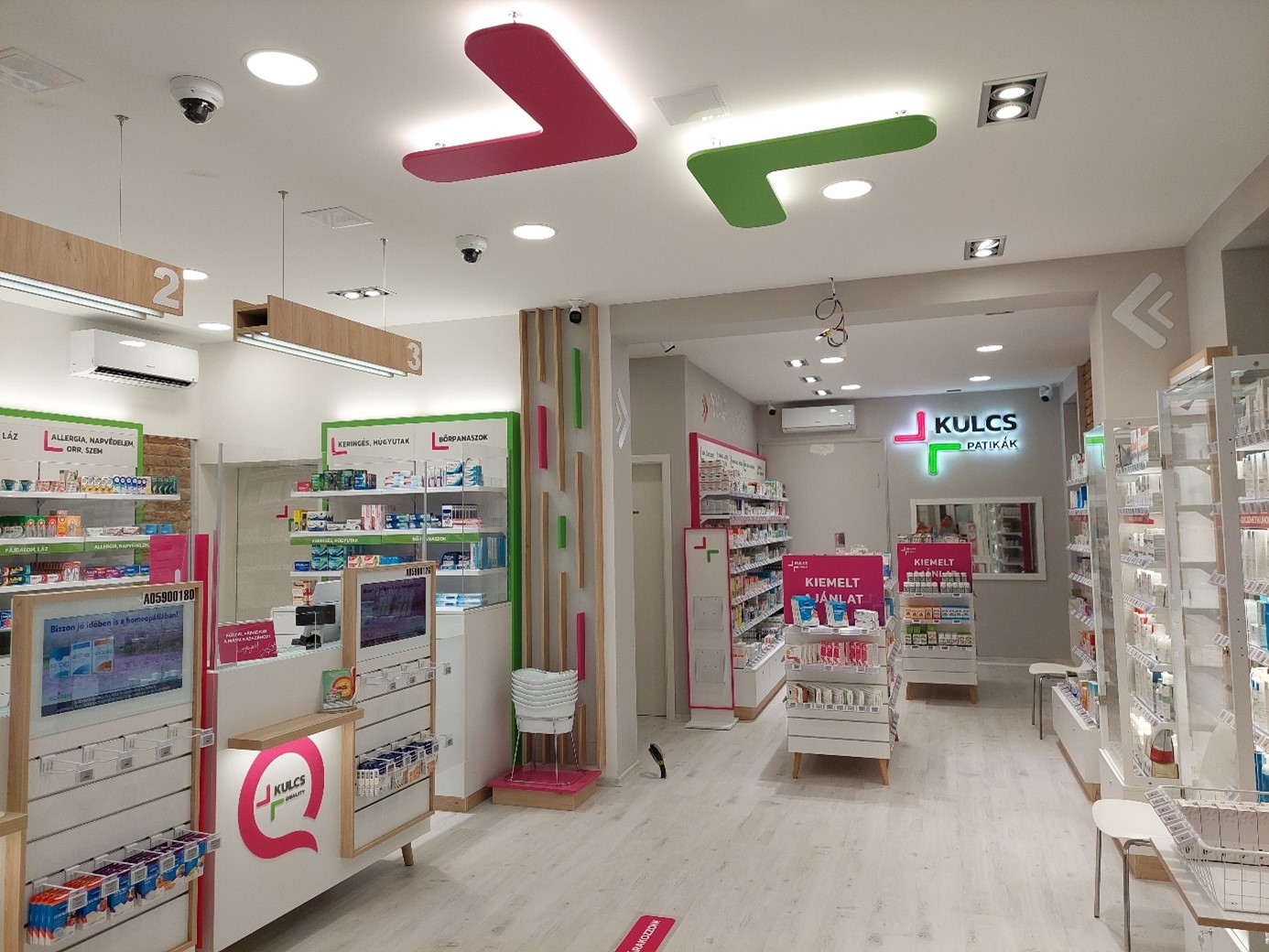 Quality patika nyitotta meg a kapuit Pécsen a Zsolnay Kulturális Negyed szomszédságában